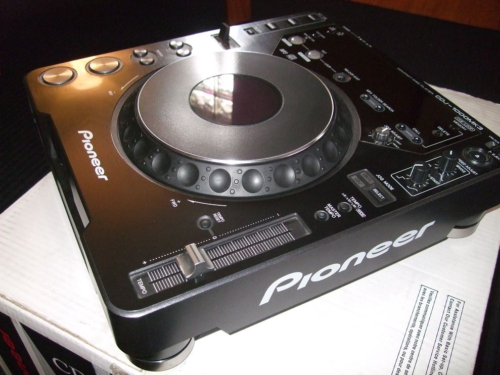 FS: 1x Pioneer CDJ 1000 MK3 - 1x Pioneer CDJ 1000 MK2